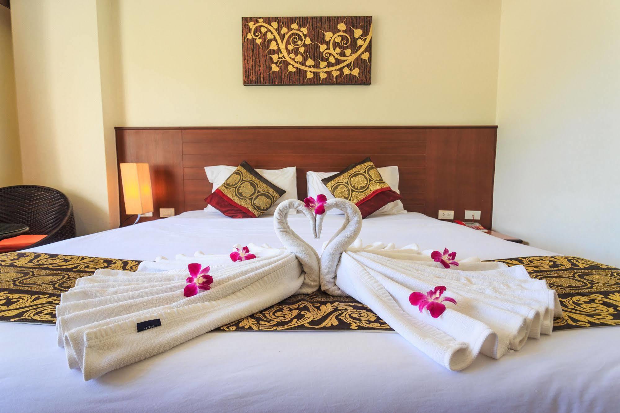 Sharaya Patong Hotel 외부 사진